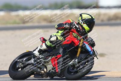 media/Oct-13-2025-Moto Forza (Mon) [[a66d839500]]/3-B Group/Session 3 (Turn 16)/